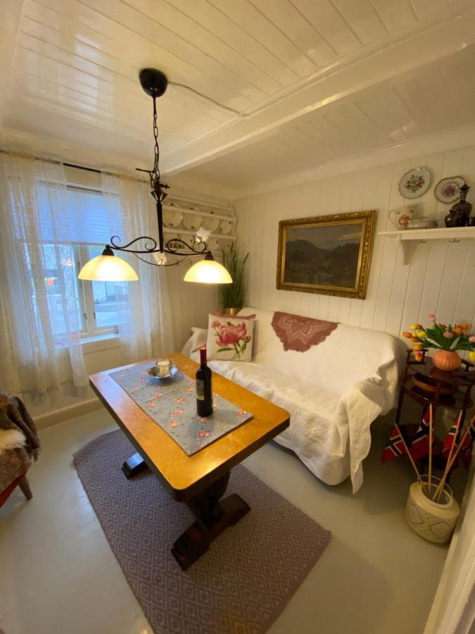 Nordlandshuset "Lottebakken", Ballstad In Lofoten エクステリア 写真
